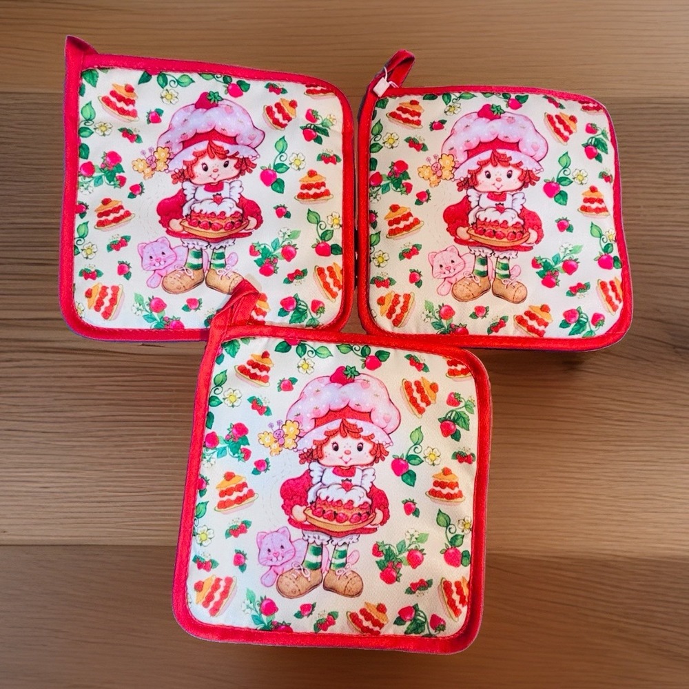 Strawberry Shortcake Licensed Red Pink Kitchen Kawaii Cooking Baking Pot Holder